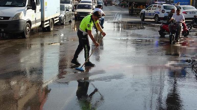 Adana'da korkunç olay: Polis kan gölüne dönen yolu çekpasla temizledi