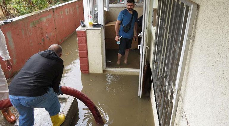 İstanbul sele teslim! Meteoroloji'den hafta sonu için flaş uyarı