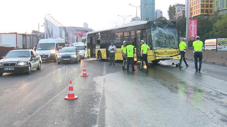 Kadıköy'de trafiği kilitleyen kaza! 2 şerit kapatıldı