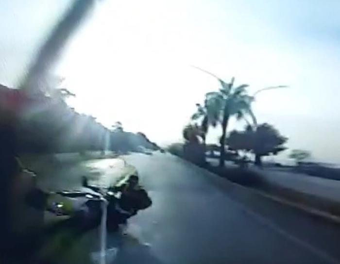 Motosiklet sürücüsünün feci şekilde can verdiği kaza kamerada