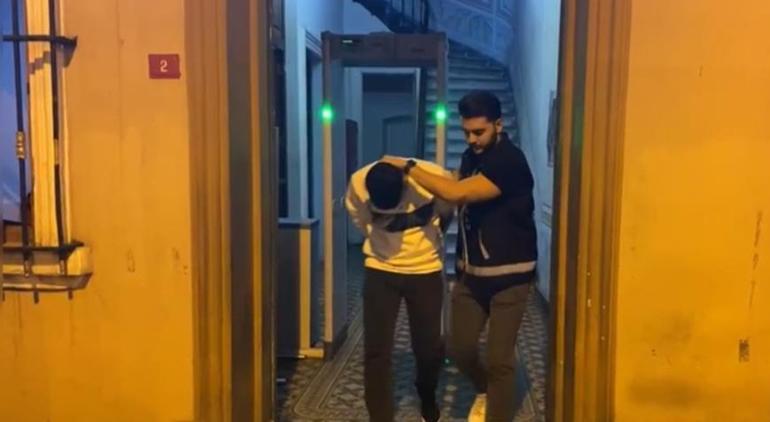 Beyoğlu'nda çatışma! Yaralandı, yerlerde süründü, ateş etmeye devam etti: Polis foyasını ortaya çıktı