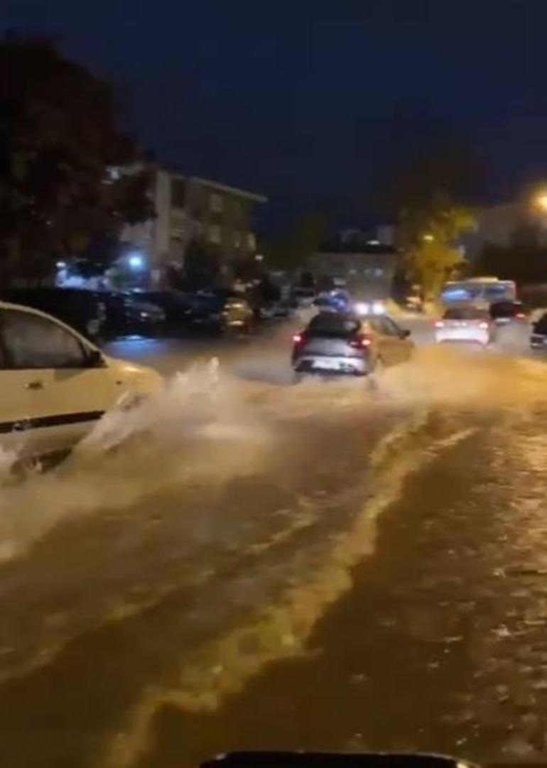 Ankara'da sağanak yağış etkili oldu