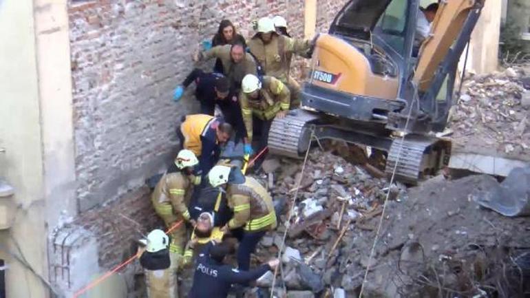 Son dakika... Kadıköy'de bina yıkımı sırasında göçük
