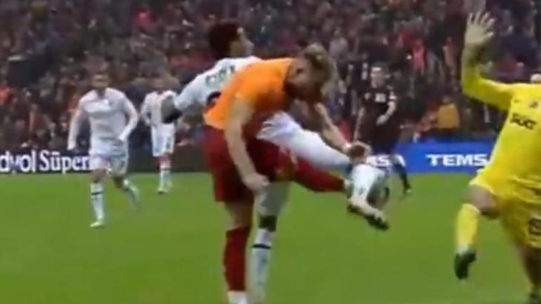 Galatasaray maçında tartışma yaratan penaltı pozisyonu! Eski hakemler değerlendirdi: VAR müdahale etmeliydi