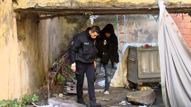 Beyoğlu'nda boş binada bir erkeğe ait ceset bulundu