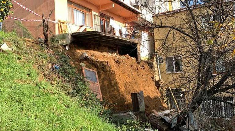 Yağış sonrası Sarıyer'de istinat duvarı çöktü