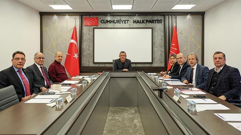 CHP'de Milli Güvenlik Politikaları Danışma Kurulu, Özgür Özel başkanlığında toplandı