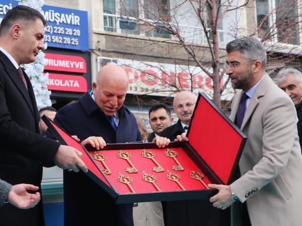 Erdoğan dün adaylığını duyurdu, 2 kilometrelik konvoy ile kente giriş yaptı! Ezilme tehlikesi