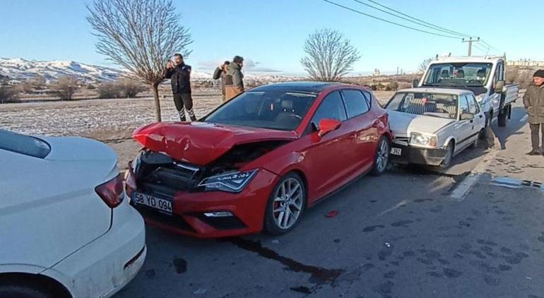 Sivas'ta kaza kazaya neden oldu! 10 araç birbirine girdi