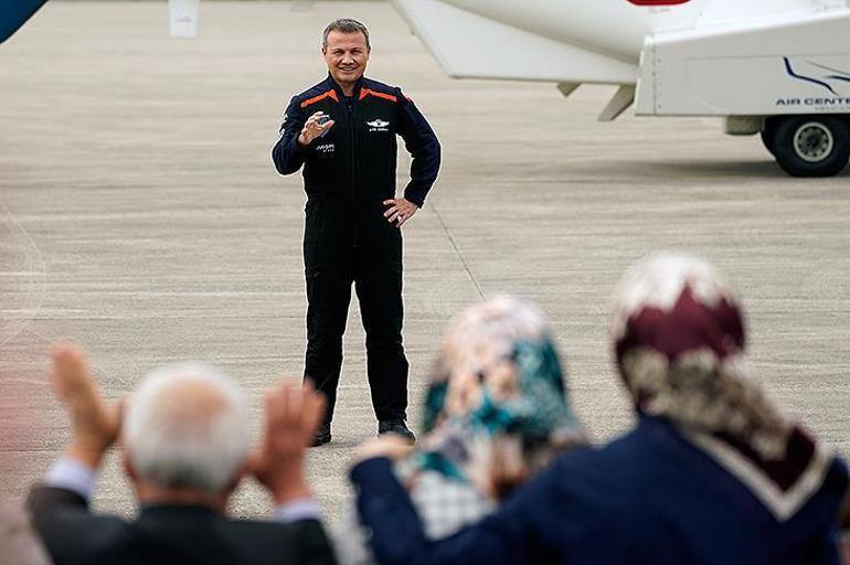 Uzaya uçan ilk Türk astronot Alper Gezeravcı dünya medyasında! 'Çığır açıcı...'