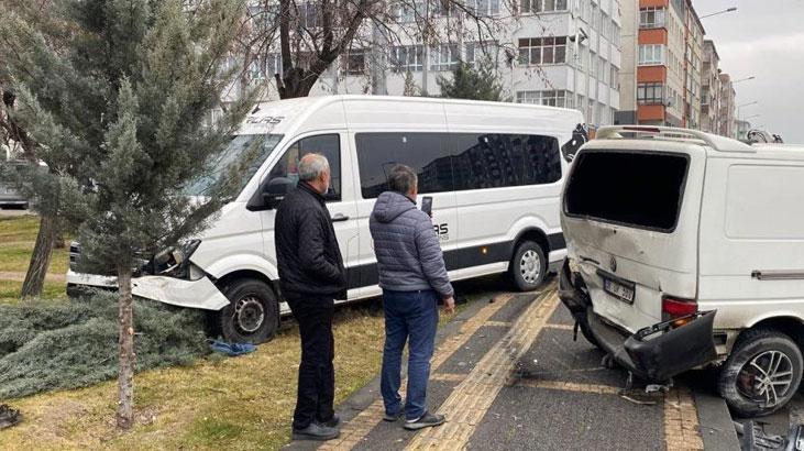 Kayseri'de kaza! Savrulan araç yayaya çarptı