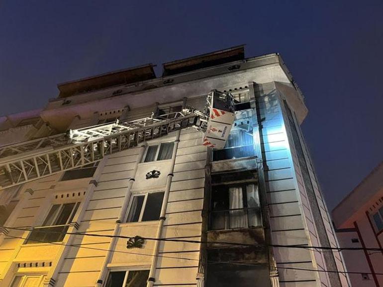 4 katlı binada korkutan yangın! Mahsur kalanlar kurtarıldı