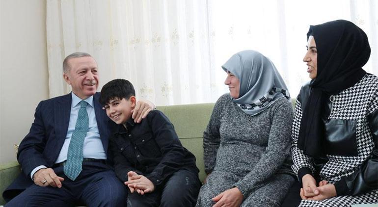 Cumhurbaşkanı Erdoğan ve MHP Lideri Bahçeli'den depremzede aileye ziyaret