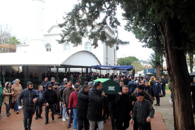 Antalya'da sel felaketinde ölen 2 çocuk babası toprağa verildi