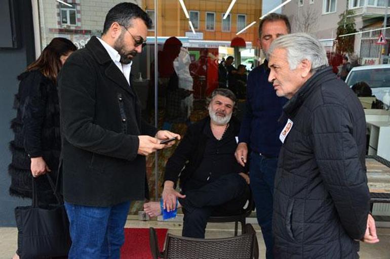 Erkan Petekkaya babasını toprağa verdi! Tabuta baktığı anlar yürek burktu