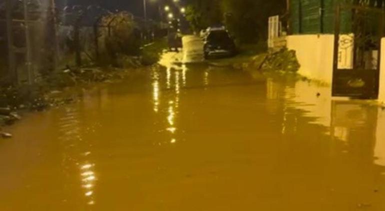 Hatay'da sağanak yağış! Sokaklar göle döndü