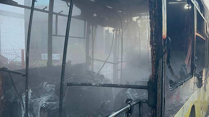 Seyir halindeki İETT otobüsü alev alev yandı