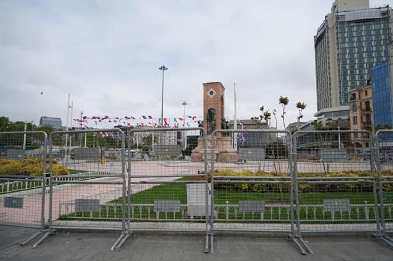 Demir bariyerlerle kapatılan Taksim Meydanı görüntülendi