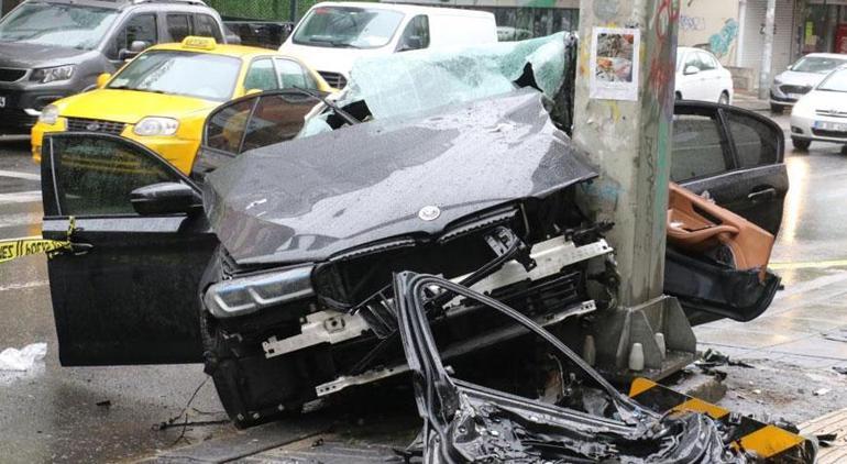 Ankara’da feci kaza! Lüks otomobil hurdaya döndü: 1 ölü, 4 yaralı