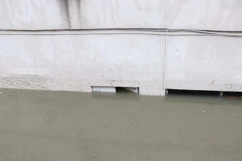 Ankara'da sel: Su seviyesi 1 metreyi aştı, araçlar, ev ve iş yerleri hasar gördü
